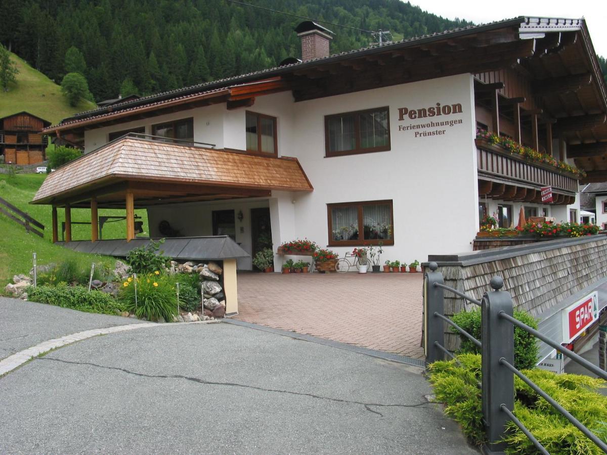 Ferienwohnungen Pension Prünster Maria Luggau Exterior foto